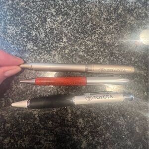 Toyota ink pens 🖊️ heavy good quality great condition includes three